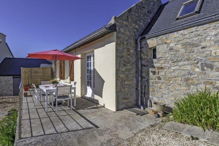 Holiday Home In Plouarzel Exterior photo